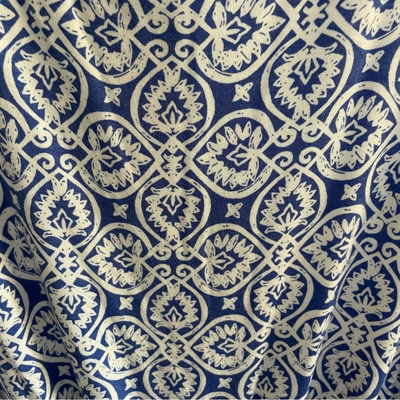 Blue and White Vineyard Vines dress - Picture 5 of 9